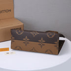 LV ONTHEGO GM 41CM MONOGRAMME TOILE GÉANTE 