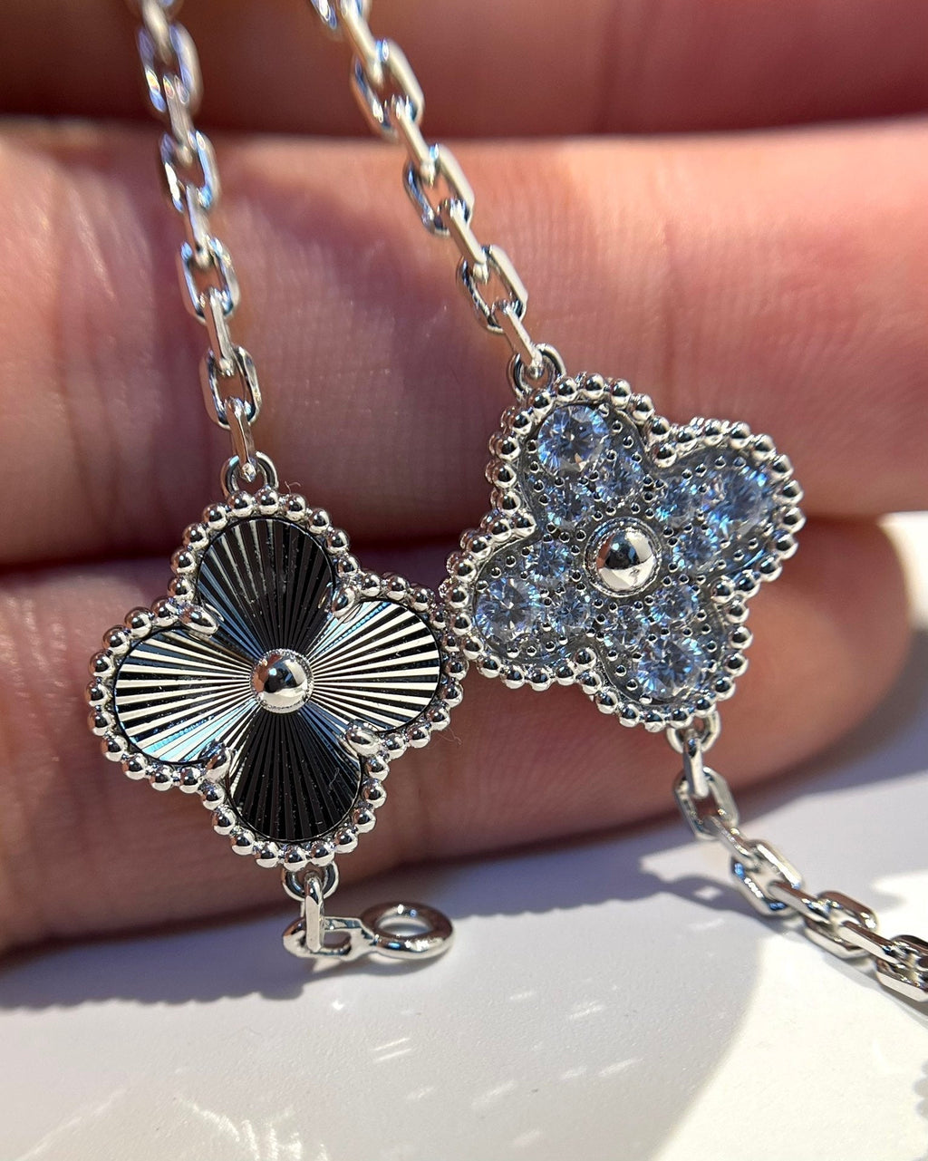 [⭐Shinejoy] クローバー 5モチーフ レーザーブレスレット コレクション