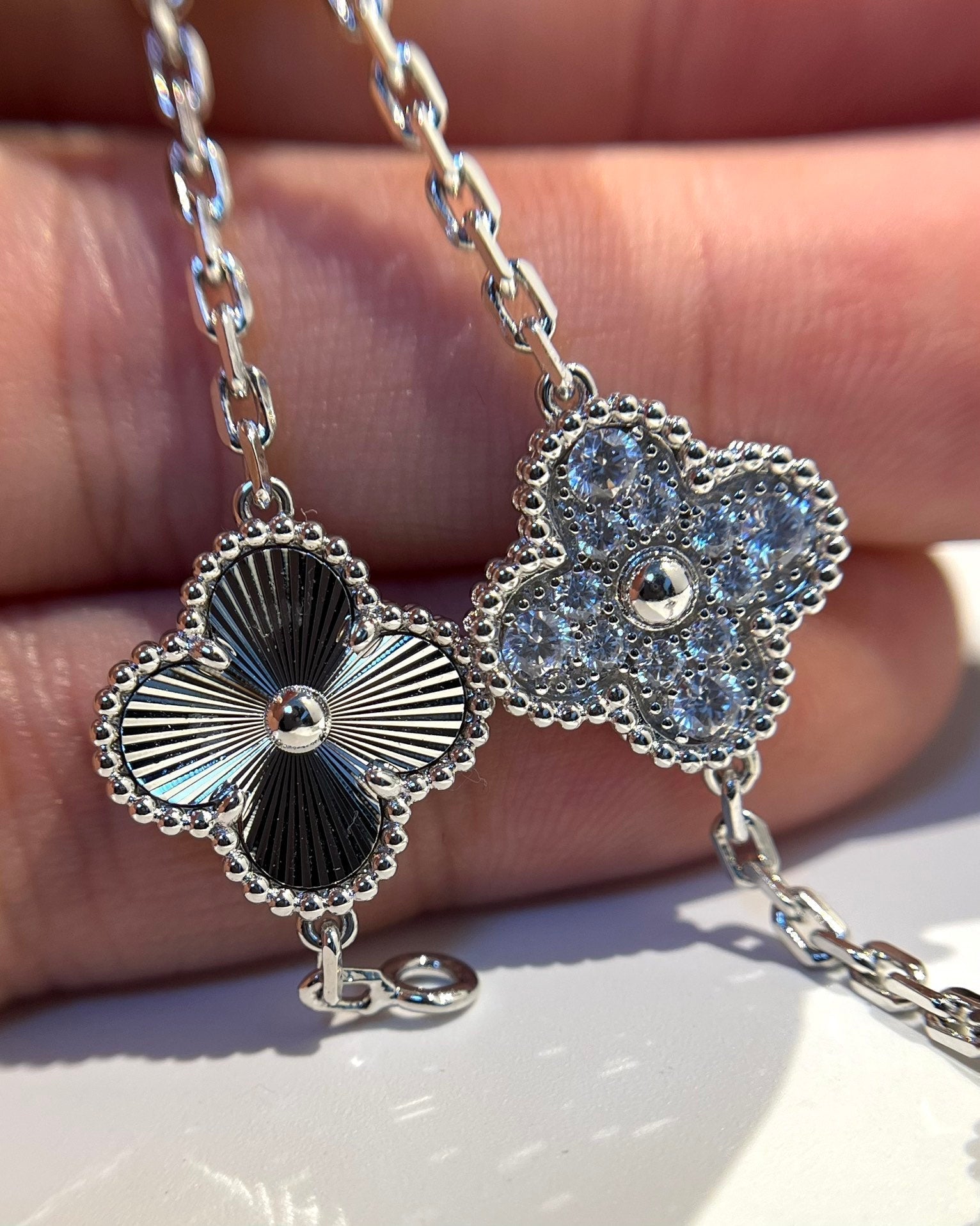 [⭐Shinejoy] クローバー 5モチーフ レーザーブレスレット コレクション