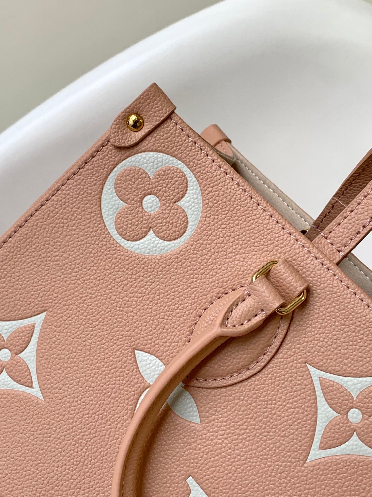 ONTHEGO MM 35CM ROSE CLAIR BLANC