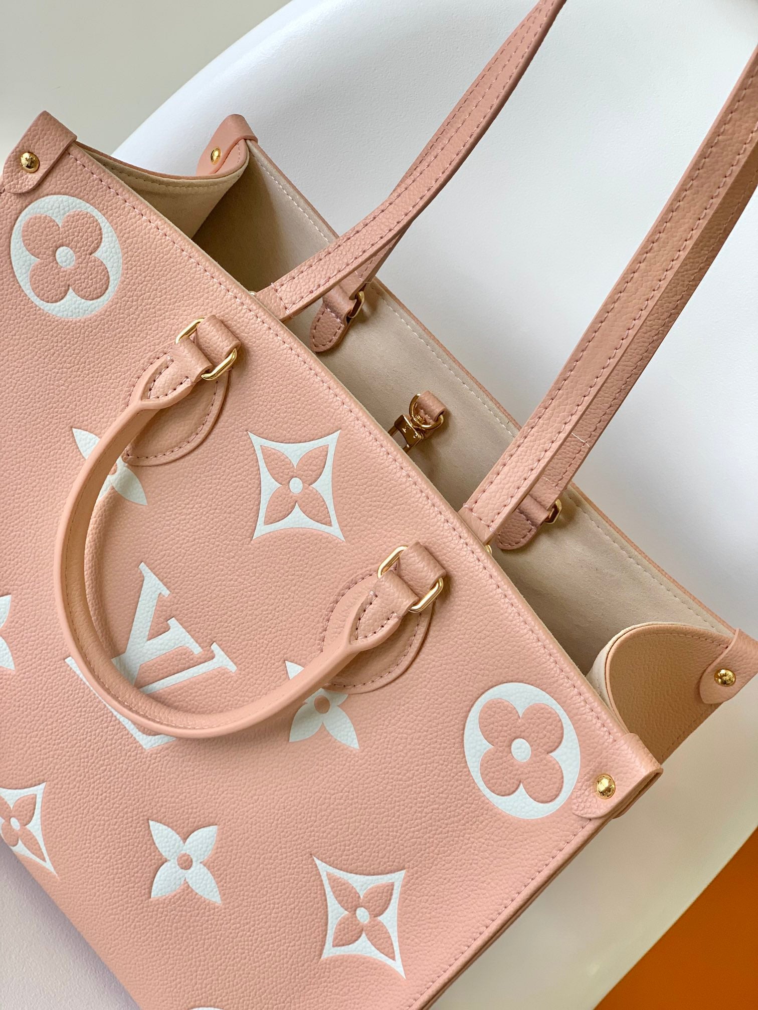 ONTHEGO MM 35CM ROSE CLAIR BLANC