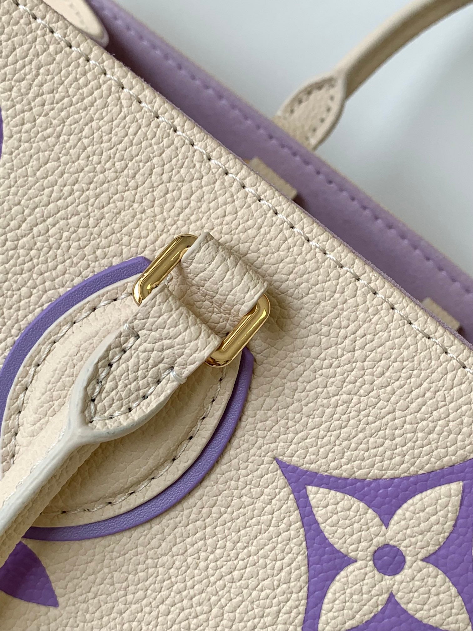 ONTHEGO MM 35CM CRÈME VIOLET