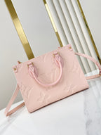 ONTHEGO PM 25 EN CUIR EMPREINTE MONOGRAMME ROSE OPALE