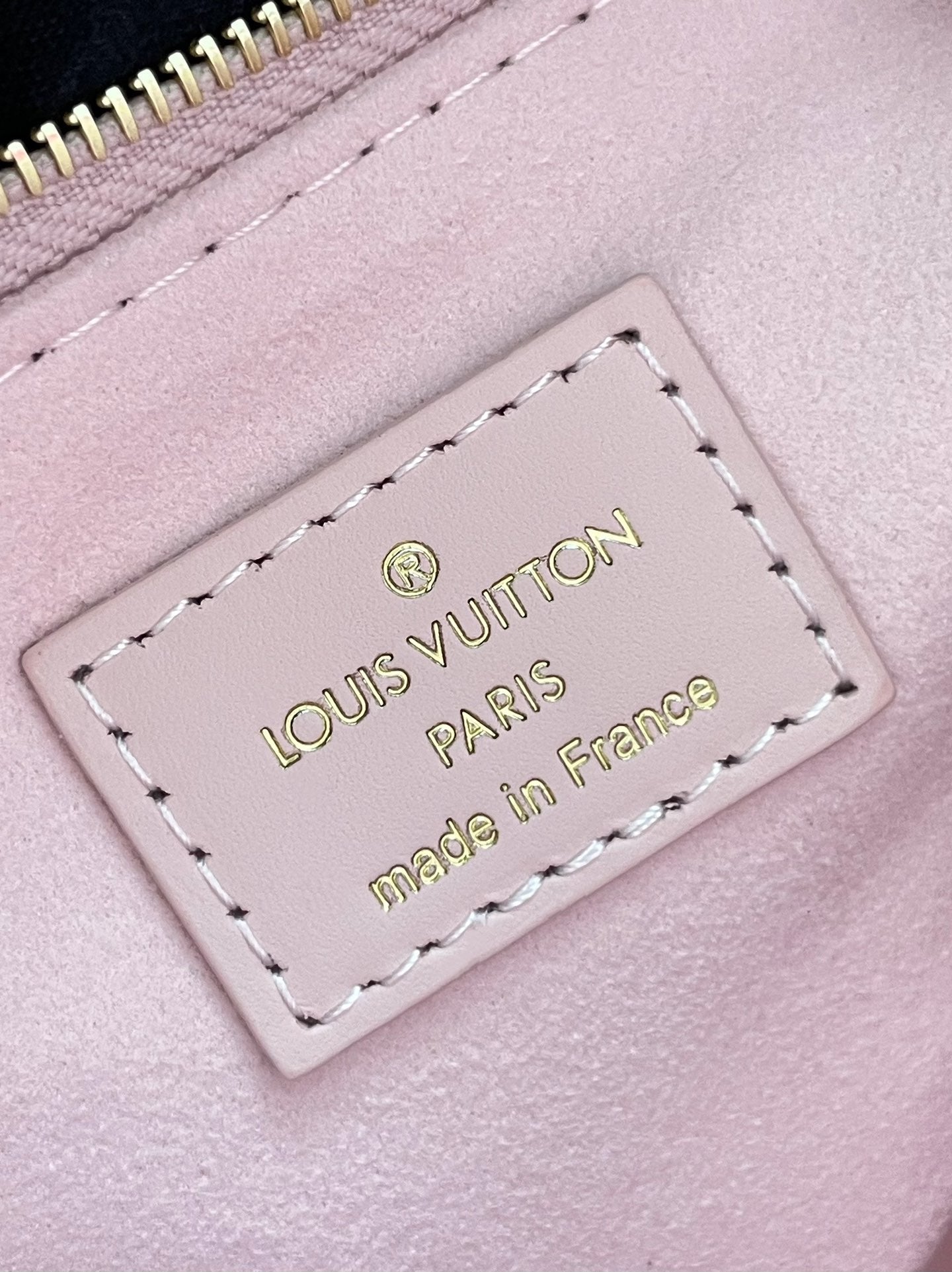 ONTHEGO PM 25 EN CUIR EMPREINTE MONOGRAMME ROSE OPALE