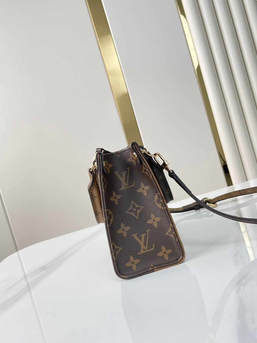 TOILE ONTHEGO BB 18 EN MONOGRAMME MARRON ET MONOGRAMME INVERSE