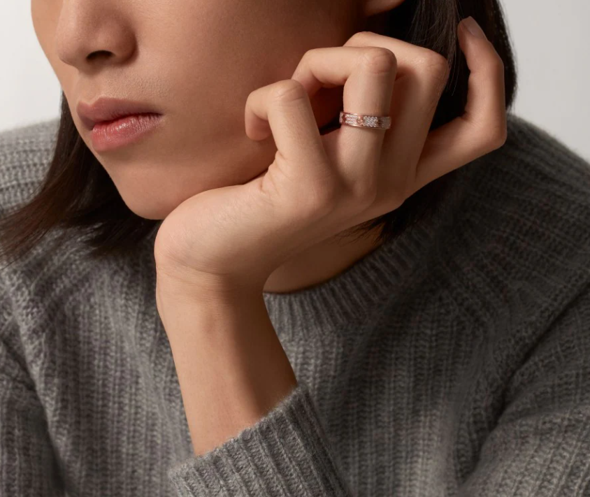 Bague [Shinejoy] LOVE RING, or rose, sertie de diamants, 4 mm de large.