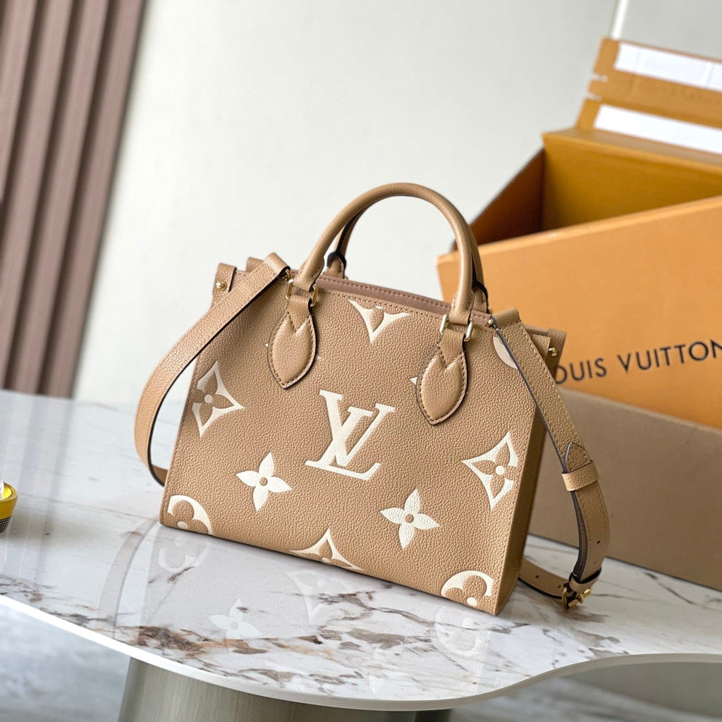 ONTHEGO PM 25 EN CUIR IMPRIMÉ MONOGRAMME MILK TEA