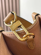 ONTHEGO PM 25 EN CUIR IMPRIMÉ MONOGRAMME MILK TEA