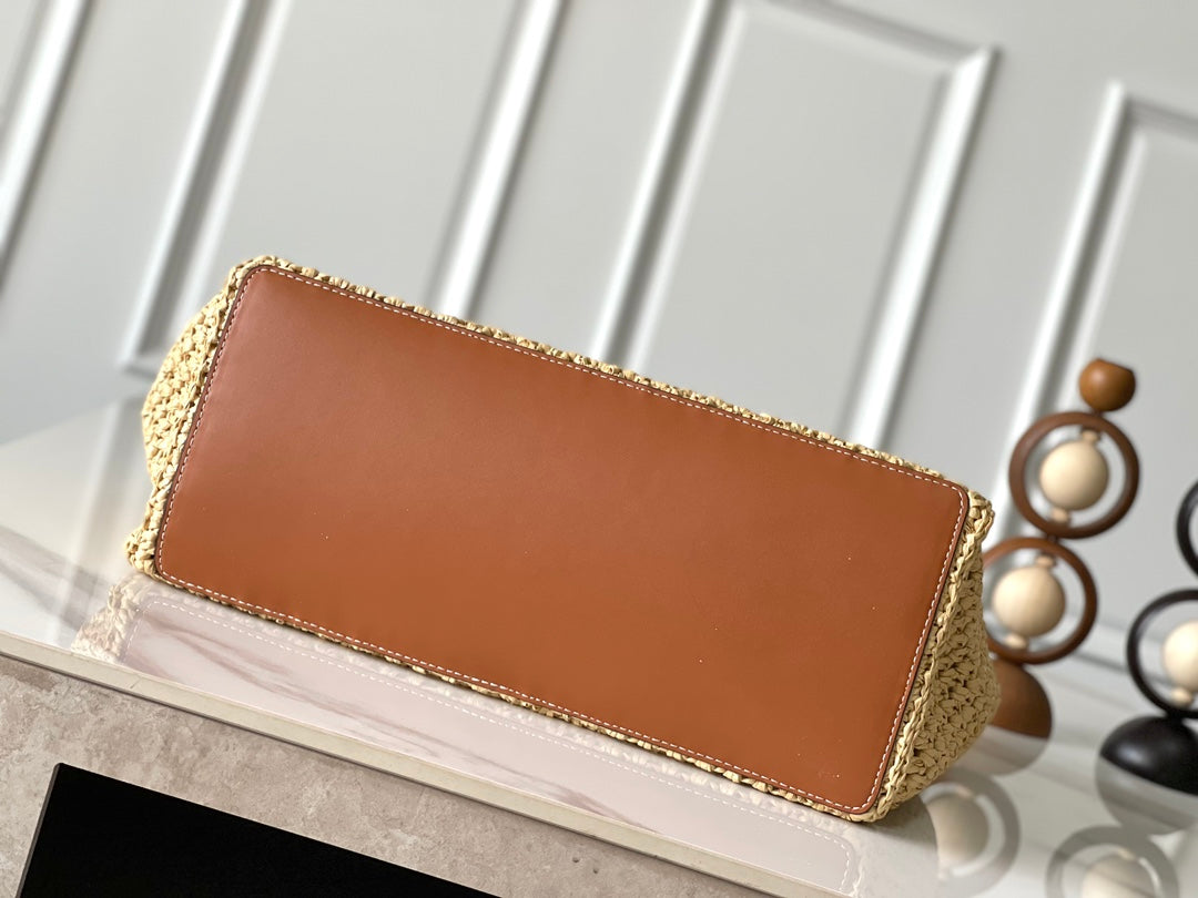 ONTHEGO MM 37 EN RAFIA TISSÉ BEIGE AVEC DÉTAILS EN CUIR