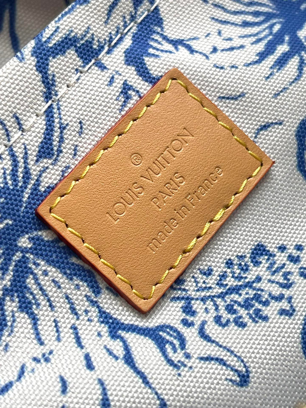 TOILE ONTHEGO EST OUEST 25 EN BLEU LAGON MONOGRAMME