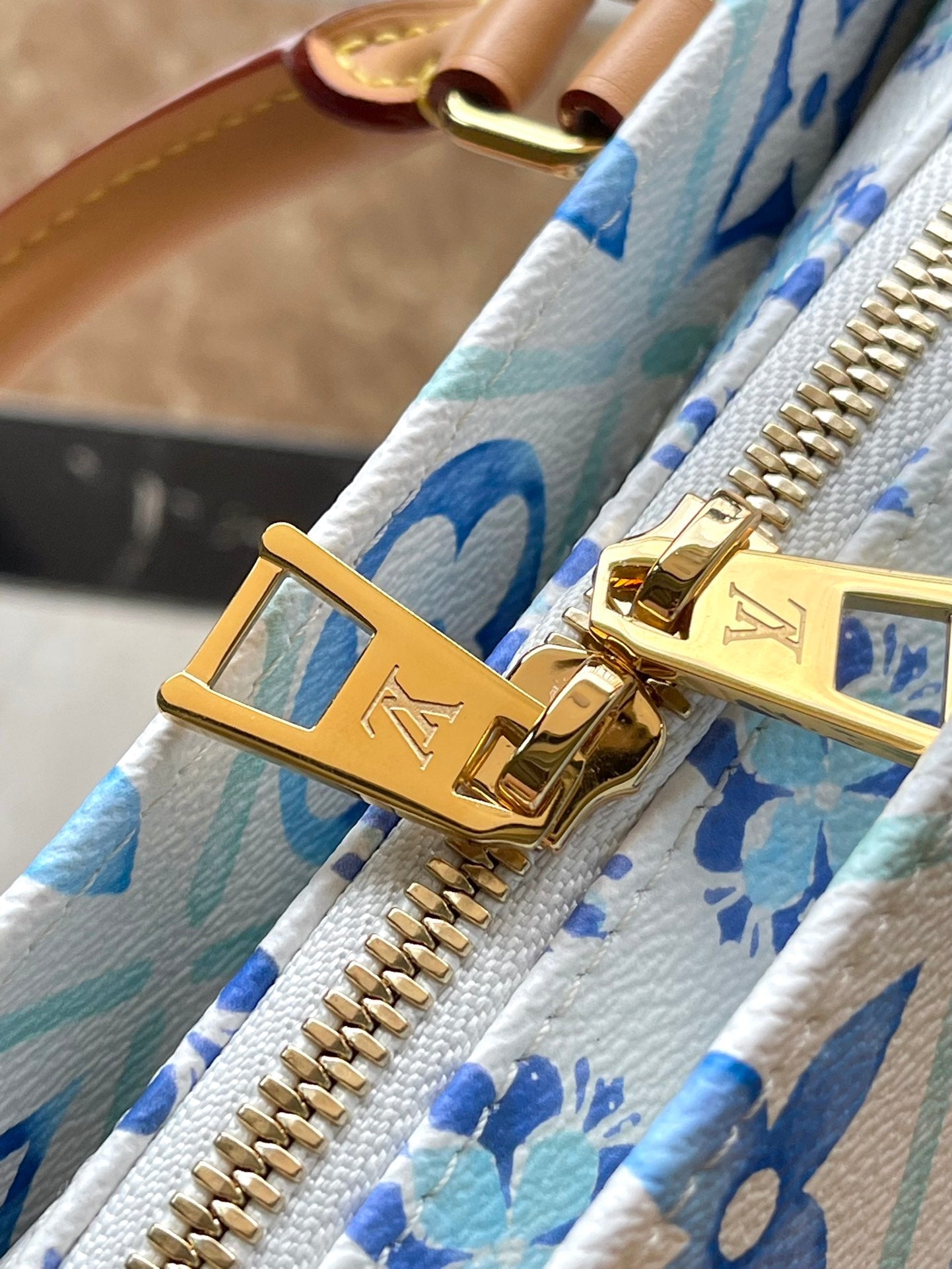 TOILE ONTHEGO EST OUEST 25 EN BLEU LAGON MONOGRAMME