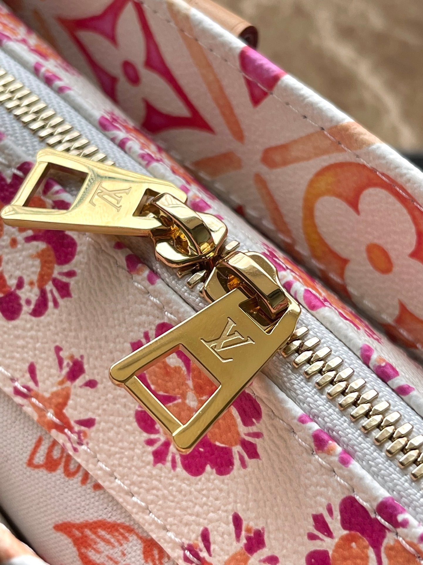 TOILE ONTHEGO EST OUEST 25 EN TOILE MONOGRAMME CORAIL